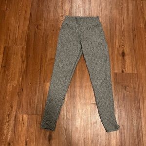 Waffle pattern tight workout leggings.